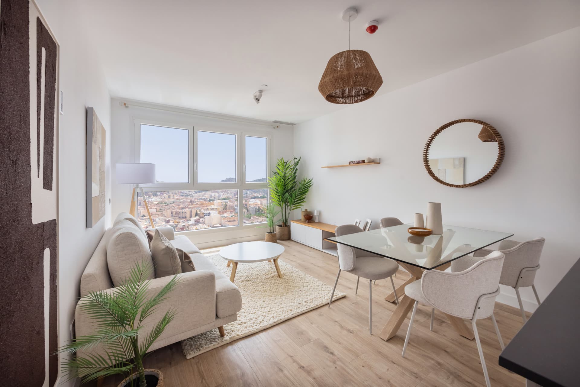Apartamentos lujosos en el edificio Tallest de Málaga — photo 1