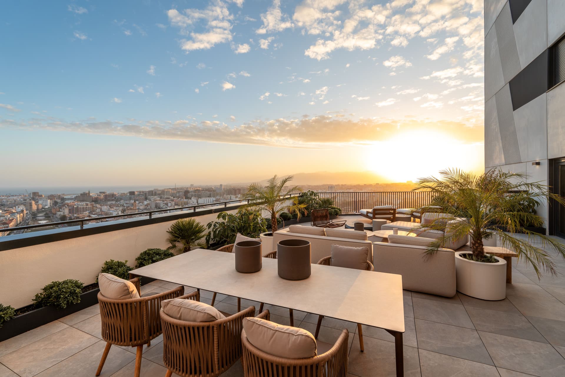 Apartamentos lujosos en el edificio Tallest de Málaga — photo 1