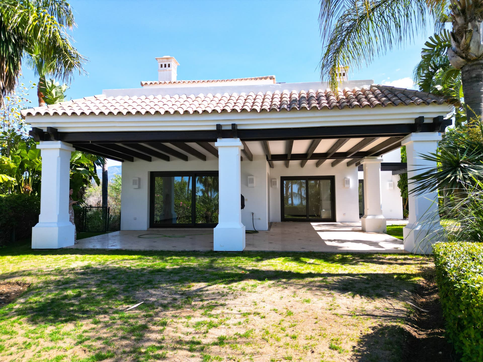 Encantadora Villa de 5 dormitorios en Lomas de Magna Marbella — photo 1