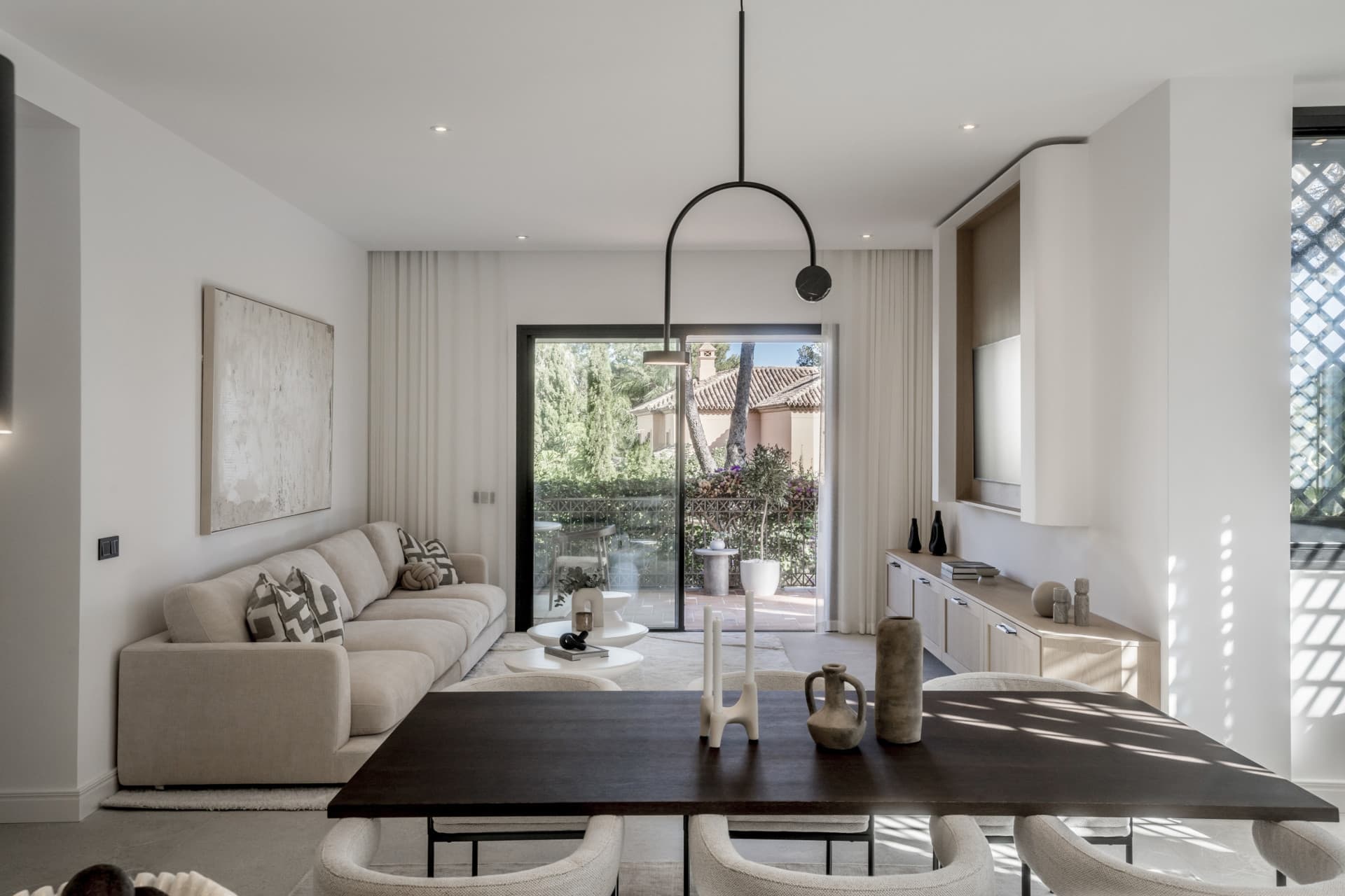 Corner Apartamento en planta baja en Altos Reales,1,Marbella Milla de Oro — photo 1