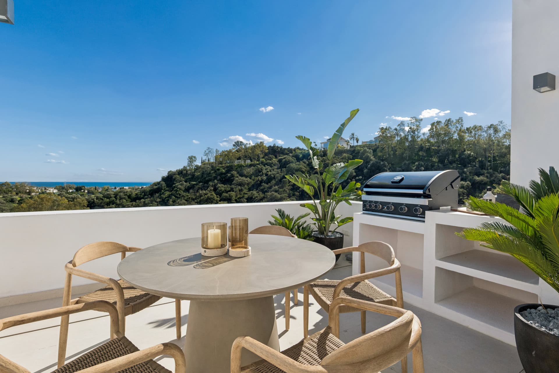 Stijlvolle Zuid-Facing Penthouse met panoramisch uitzicht in Los Almendros, Benahavís — photo 1
