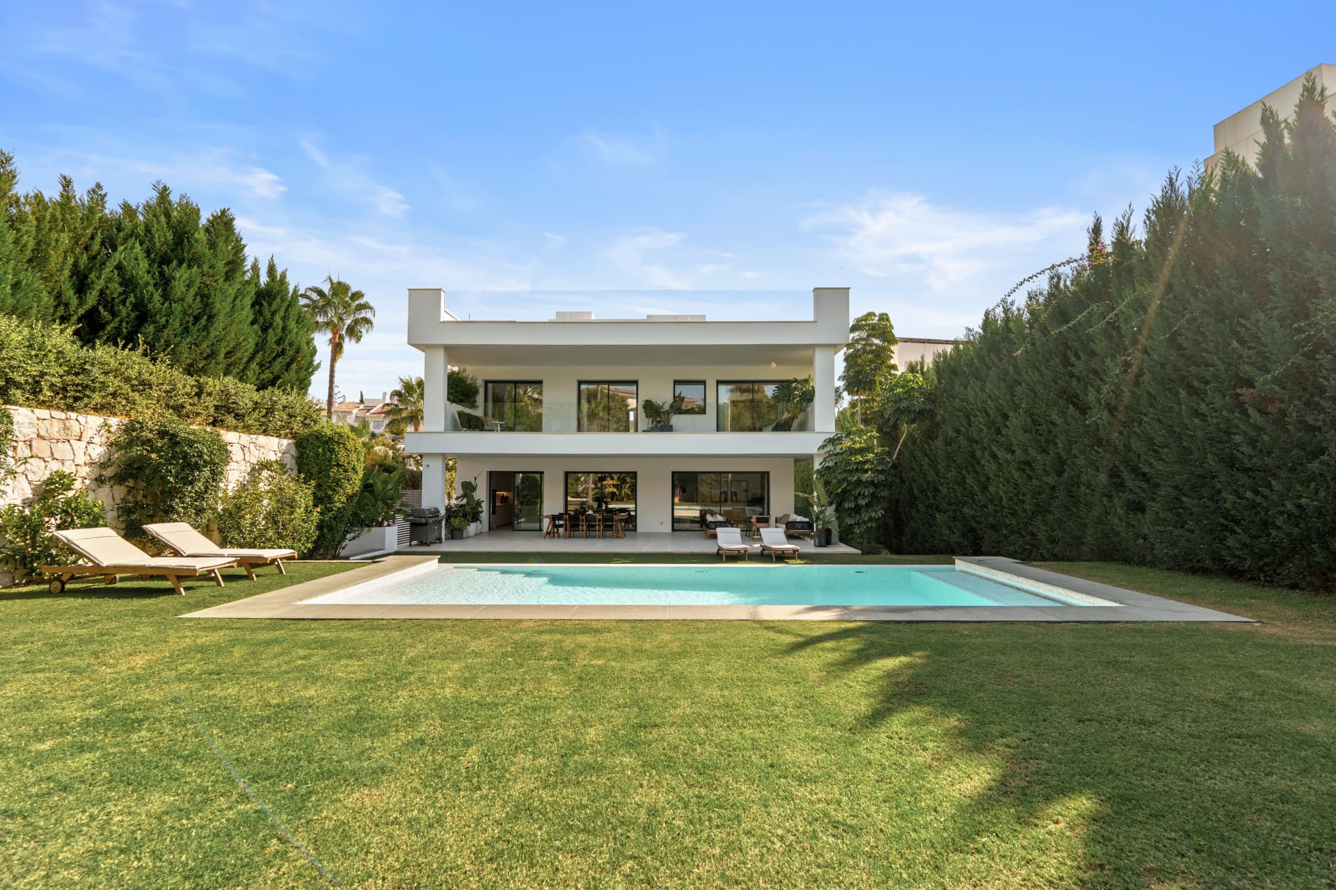Prachtige moderne villa in Nueva Andalucia met uitzicht op zee en luxe voorzieningen — photo 1