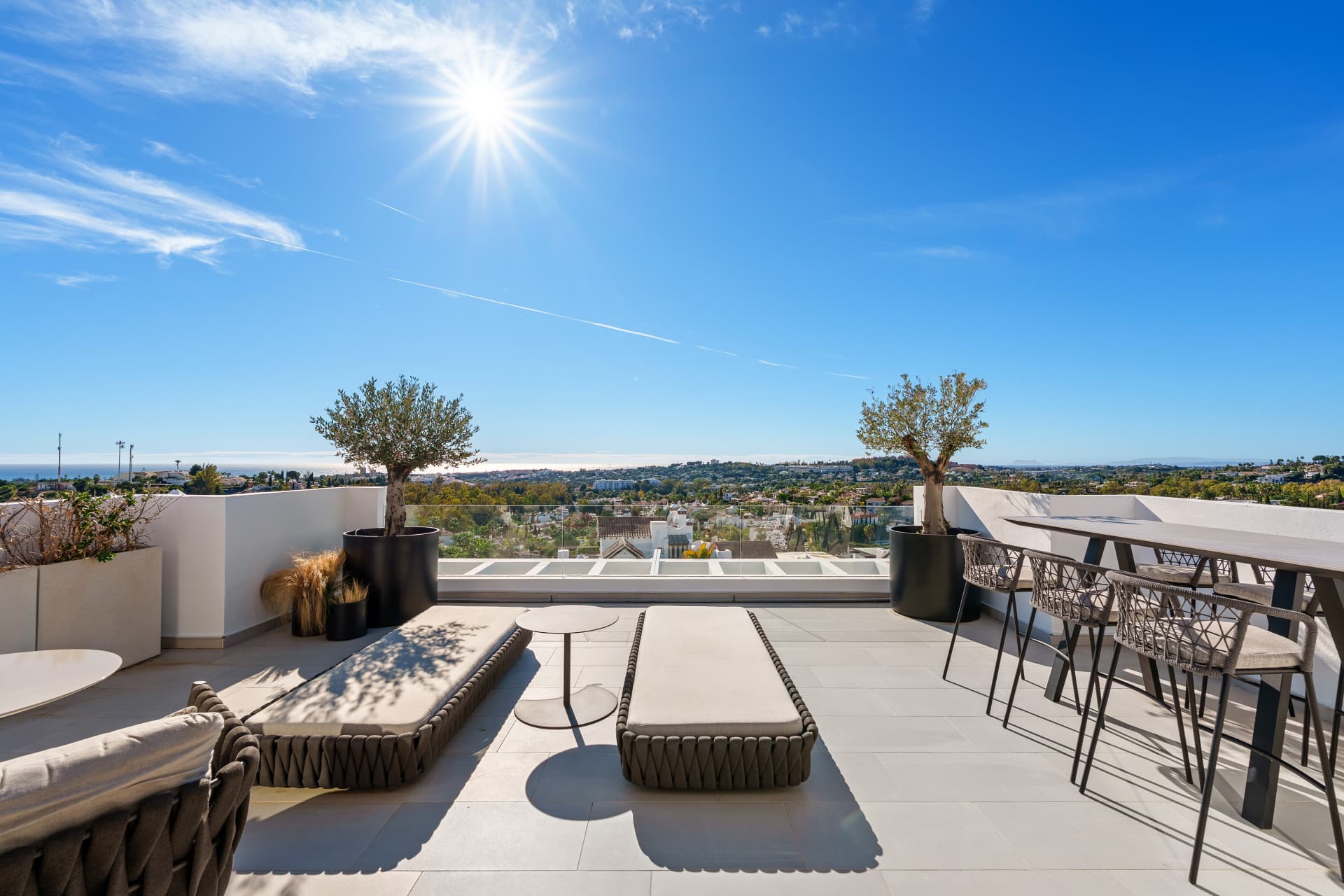 Außergewöhnliches Duplex Penthouse in Aloha mit ununterbrochenen Ansichten — photo 1
