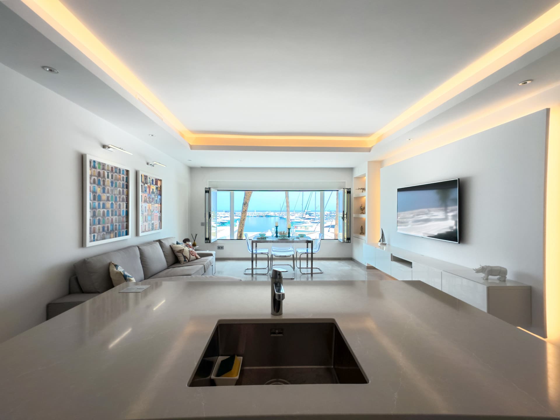 Apartamento de lujo en Puerto Banus con impresionantes vistas — photo 1
