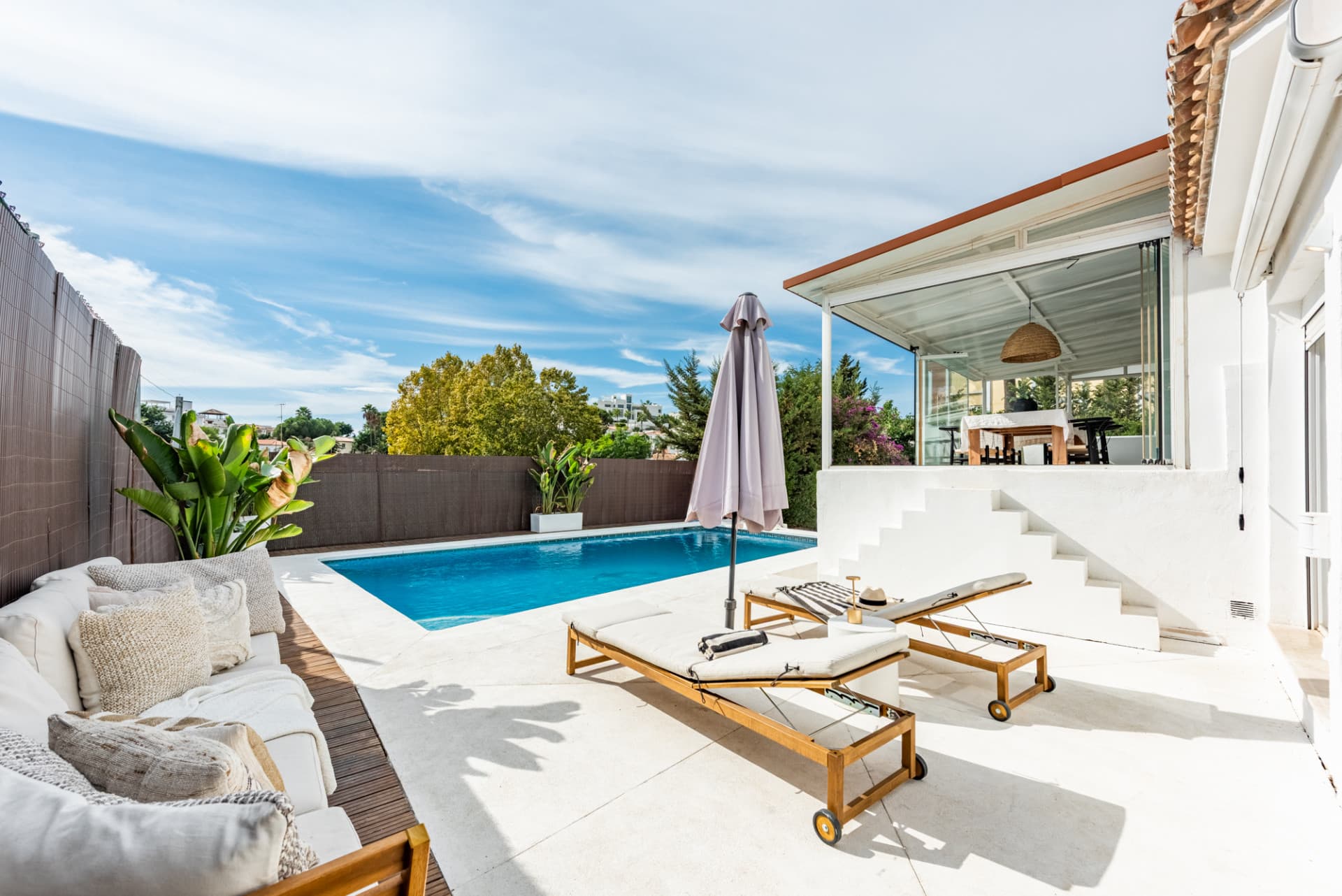 Charmante vrijstaande villa in Nueva Andalucia met uitstekende verhuurmogelijkheden — photo 1