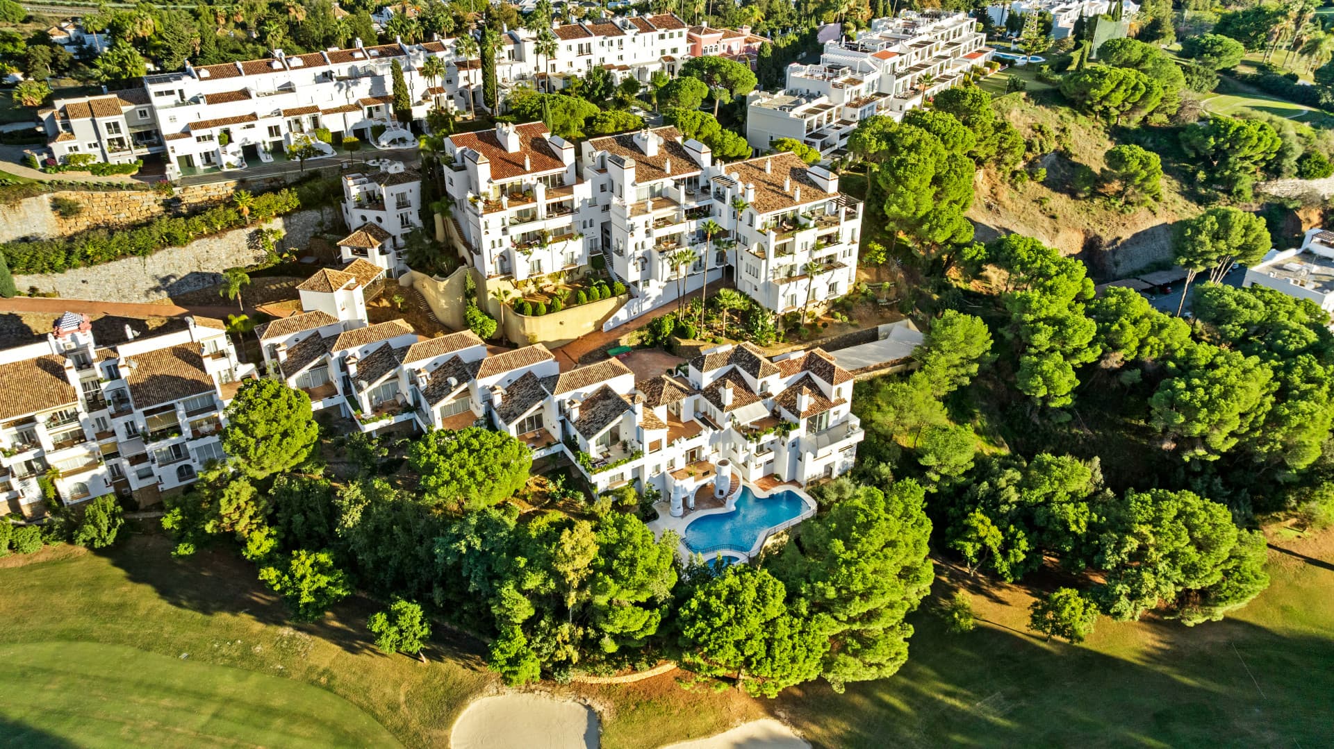 Luxe Key Ready Duplex met panoramisch uitzicht in Eagles Village, Benahavis — photo 1