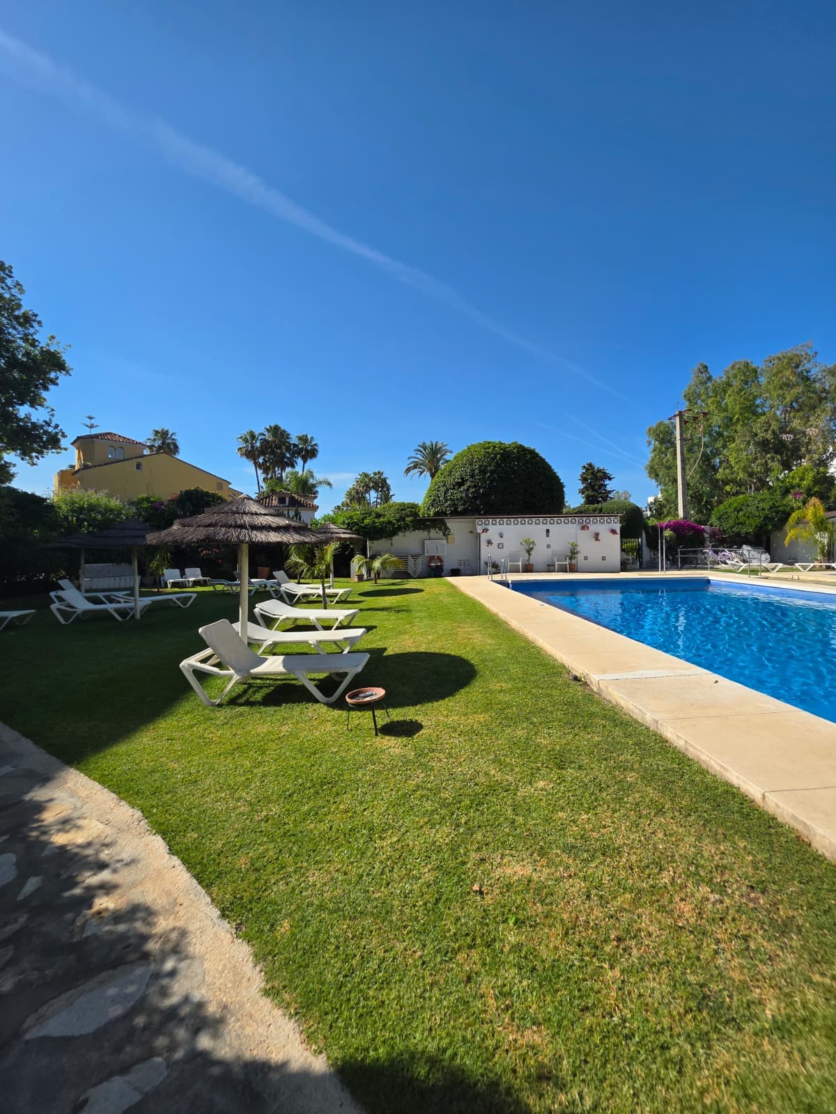 Renovatiekans: Tweeslaapkamer Strandappartement, Rio Verde Playa, Marbella Golden Mile — photo 1