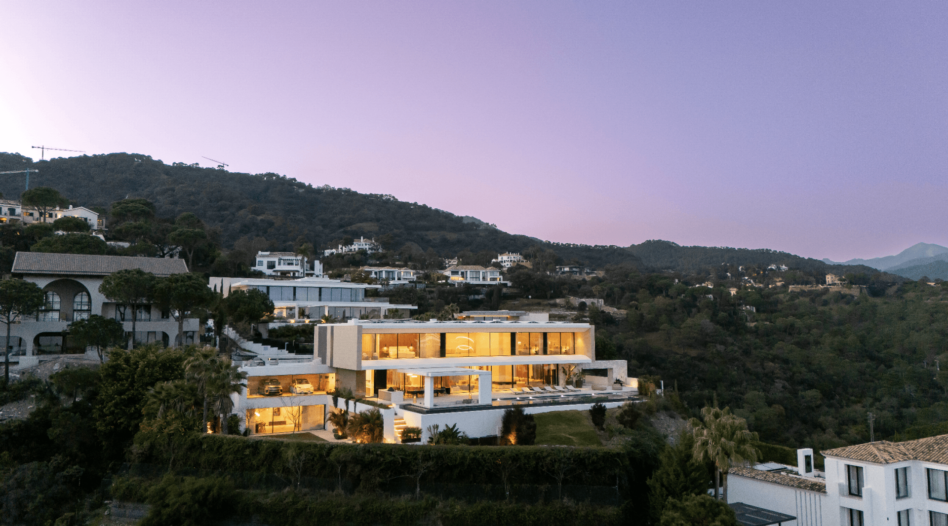 Bemerkenswerte Villa Repräsentiert das Pinnacle of Contemporary Luxury in El Madroñal — photo 1