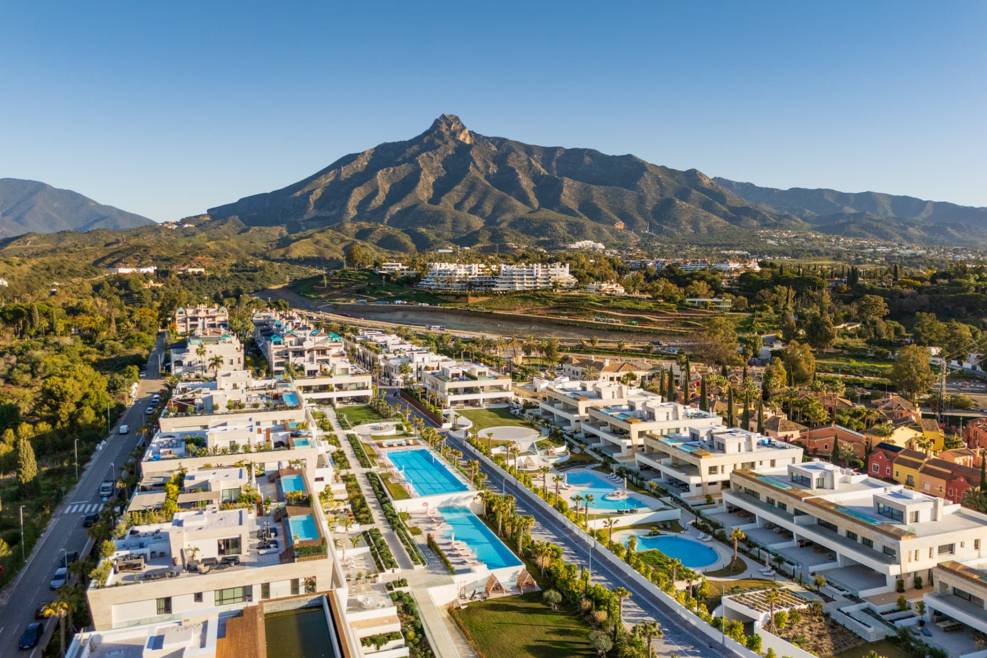Luxe 4-slaapkamer begane grond Duplex in Epic Marbella op de Golden Mile — photo 1
