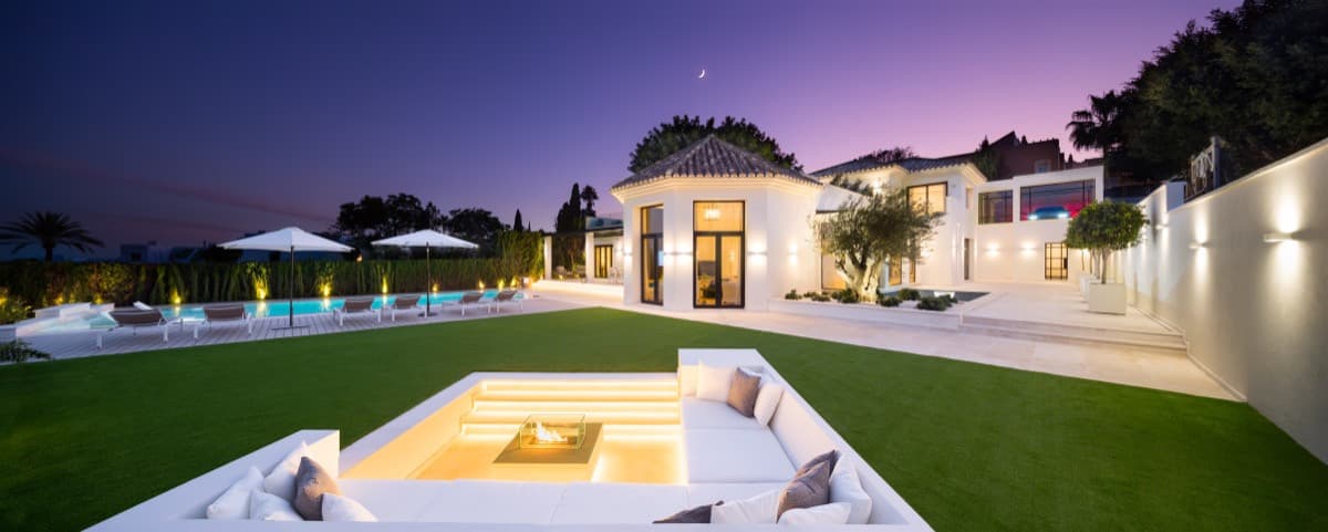 Luxe villa met panoramisch uitzicht op de Golf en de bergen in Nueva Andalucia — photo 1