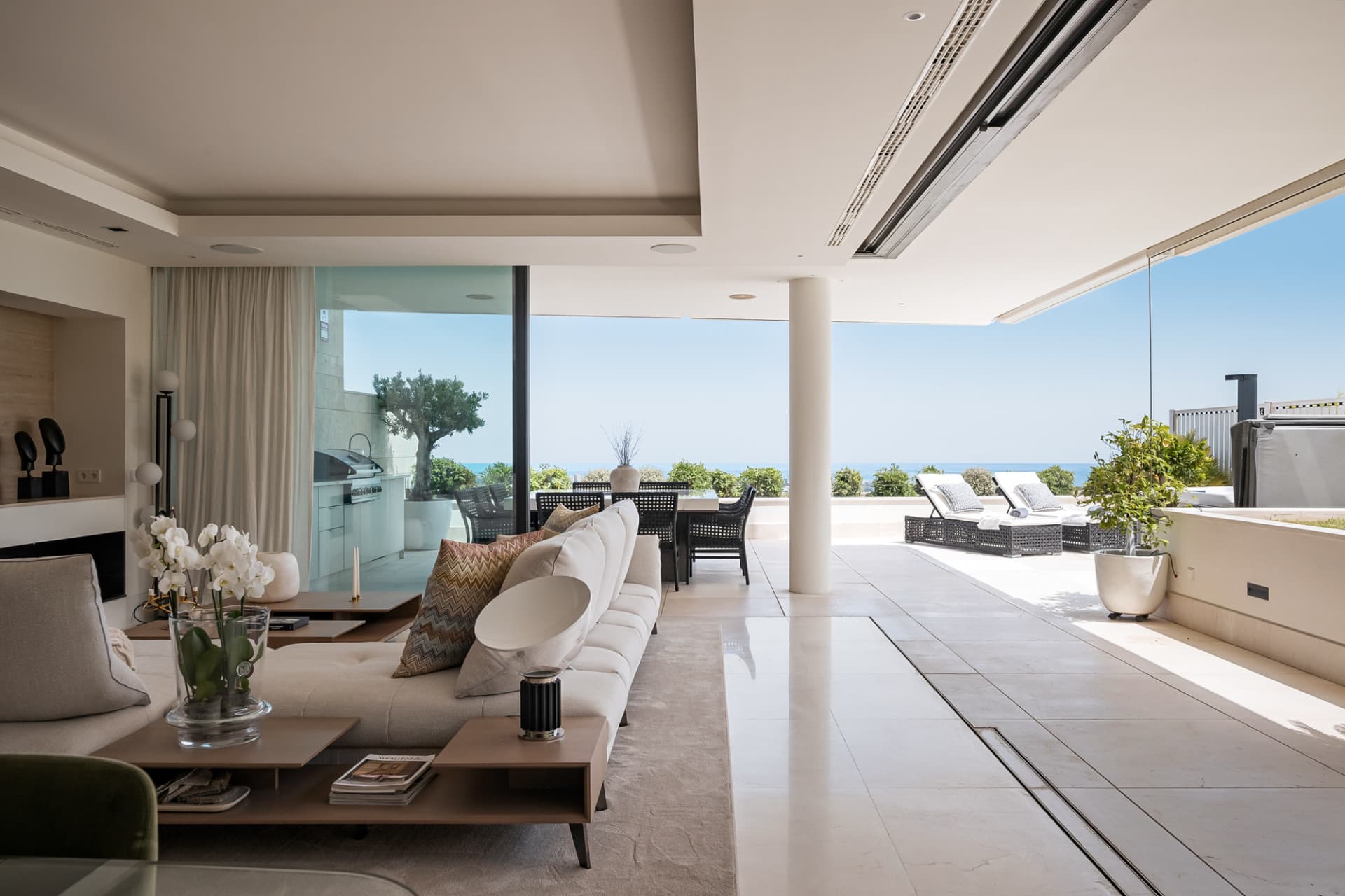 Prachtig gelijkvloers appartement met uitzicht op zee in La Quinta, Benahavis — photo 1