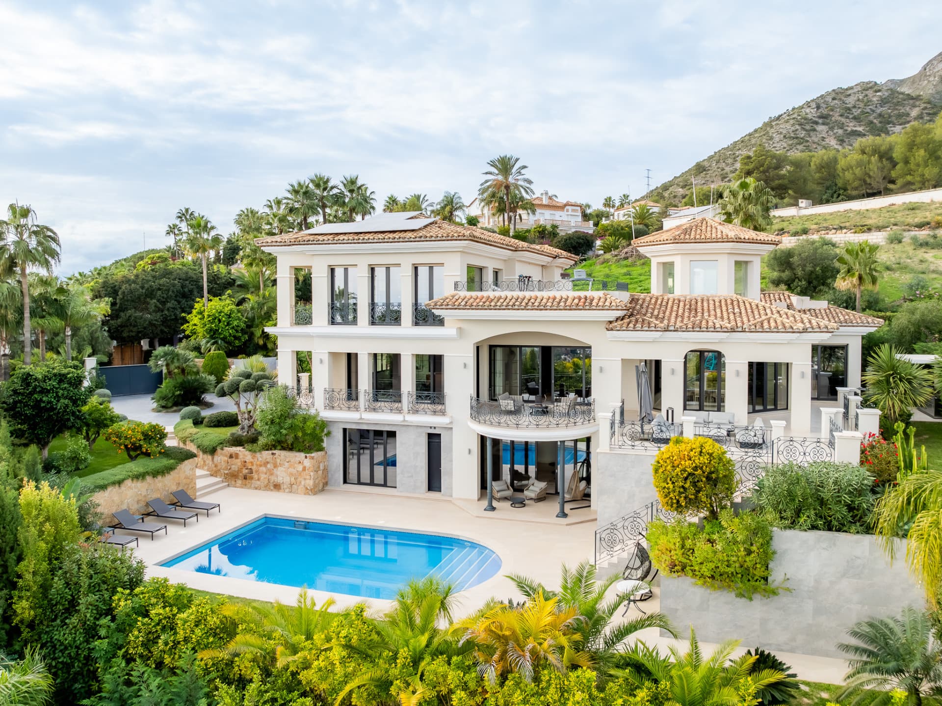Exquisita Villa de 6 dormitorios en Sierra Blanca, Marbella Milla de Oro — photo 1