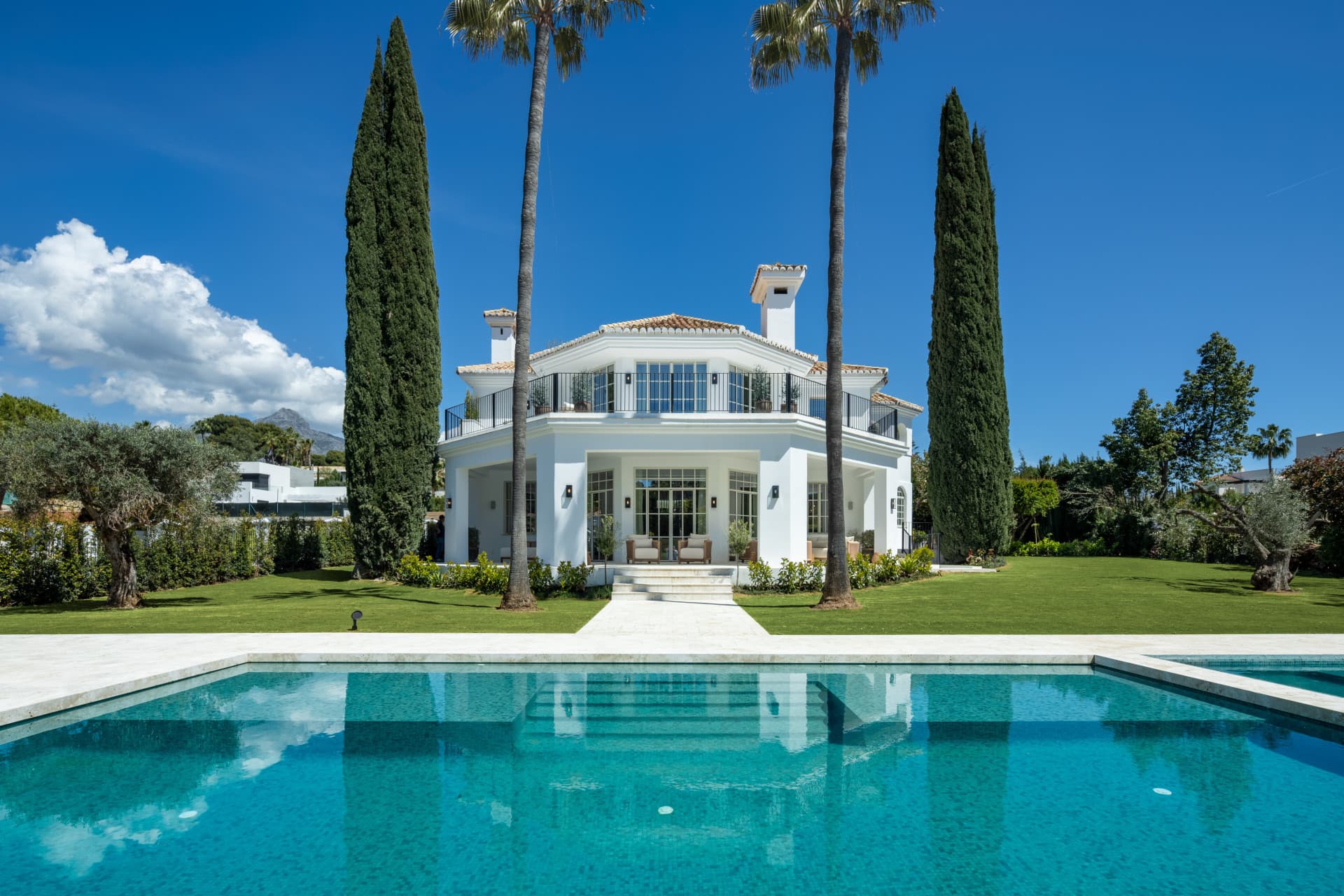 Magnífica Villa de lujo de 5 dormitorios en Nueva Andalucía — photo 1