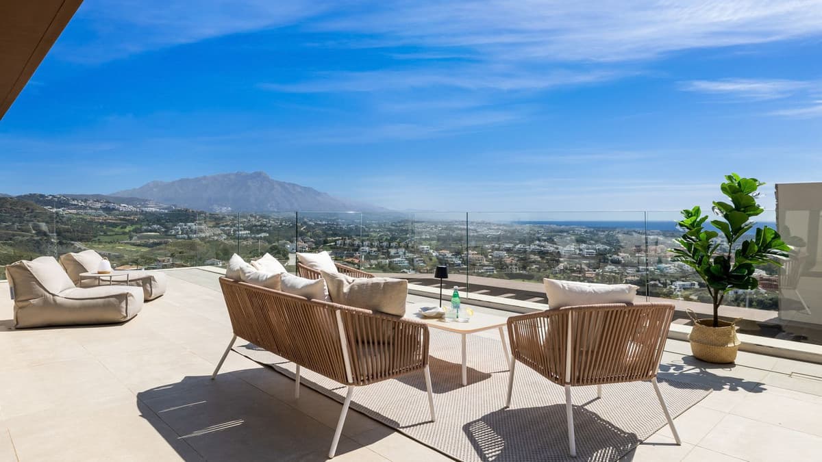 Luxe nieuw gebouwde villa met panoramisch uitzicht op zee in Benahavis, Malaga — photo 1