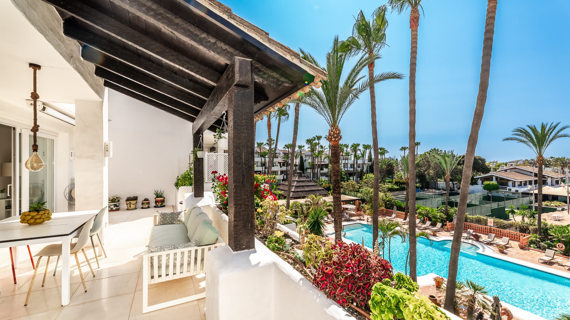 Luxe Duplex Penthouse in Marina Puente Romano, Marbella Golden Mile — photo 1