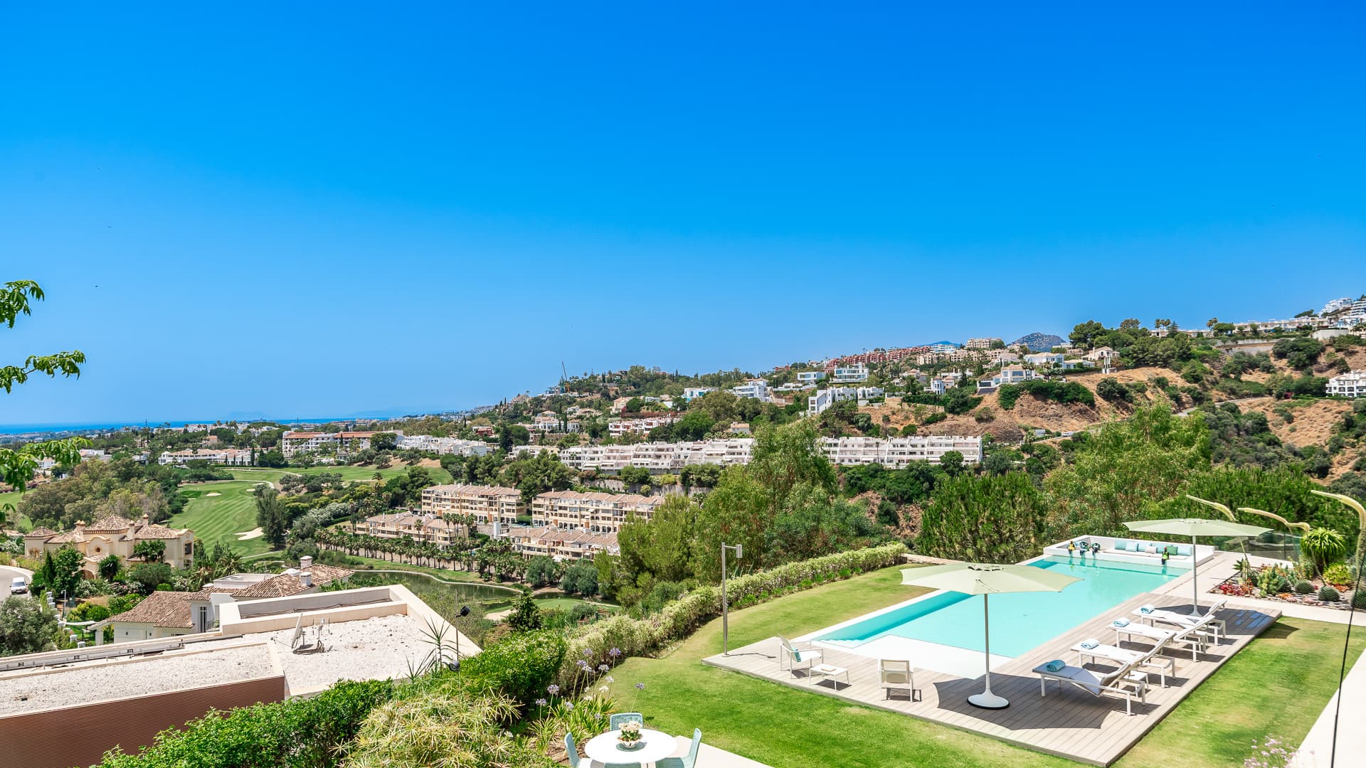 Villa de lujo moderna con vistas panorámicas en Benahavis, Marbella — photo 1
