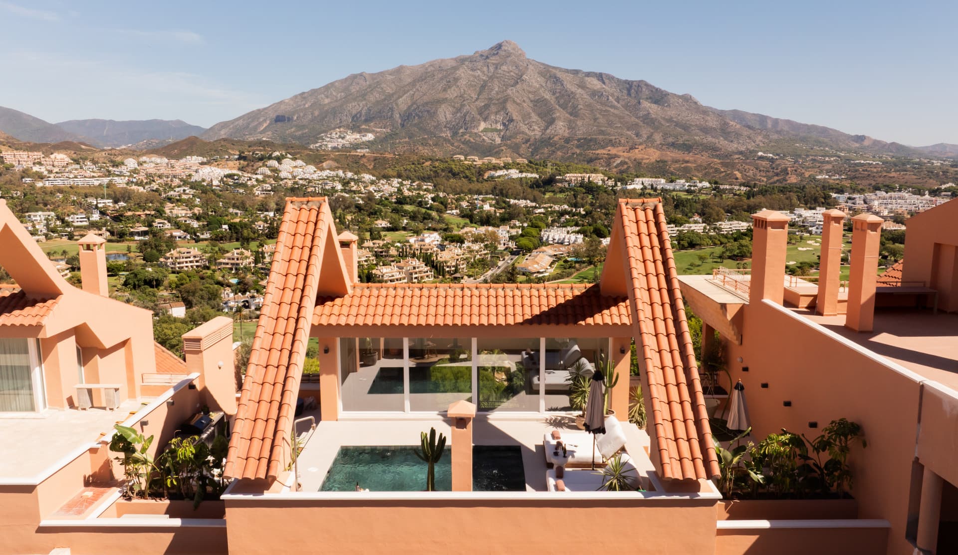 Luxe Duplex Penthouse in Magna Marbella met privé zwembad en panoramisch uitzicht — photo 1