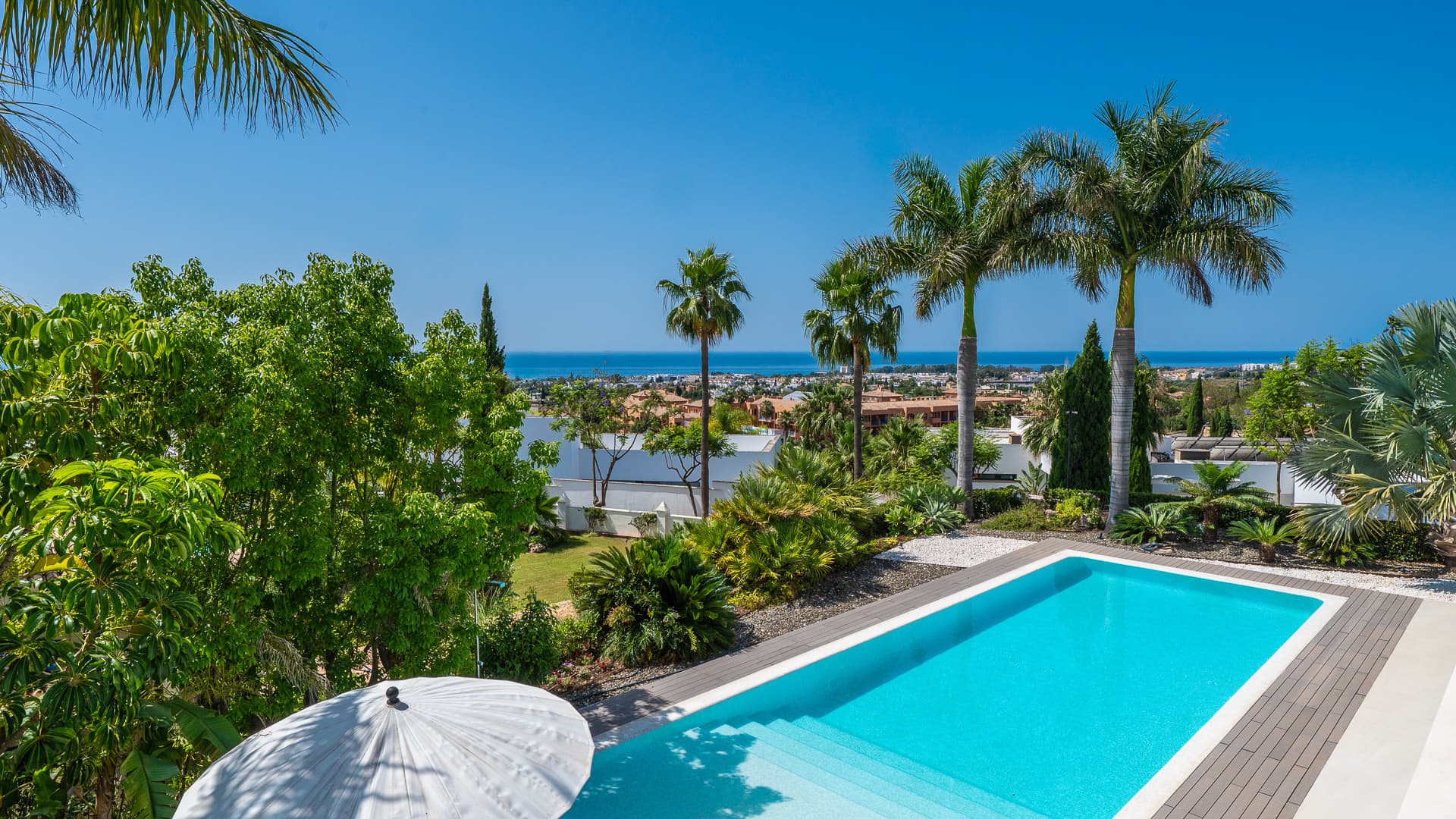 Hedendaagse Luxe Villa in Los Flamingos Golf Resort, Benahavis — photo 1