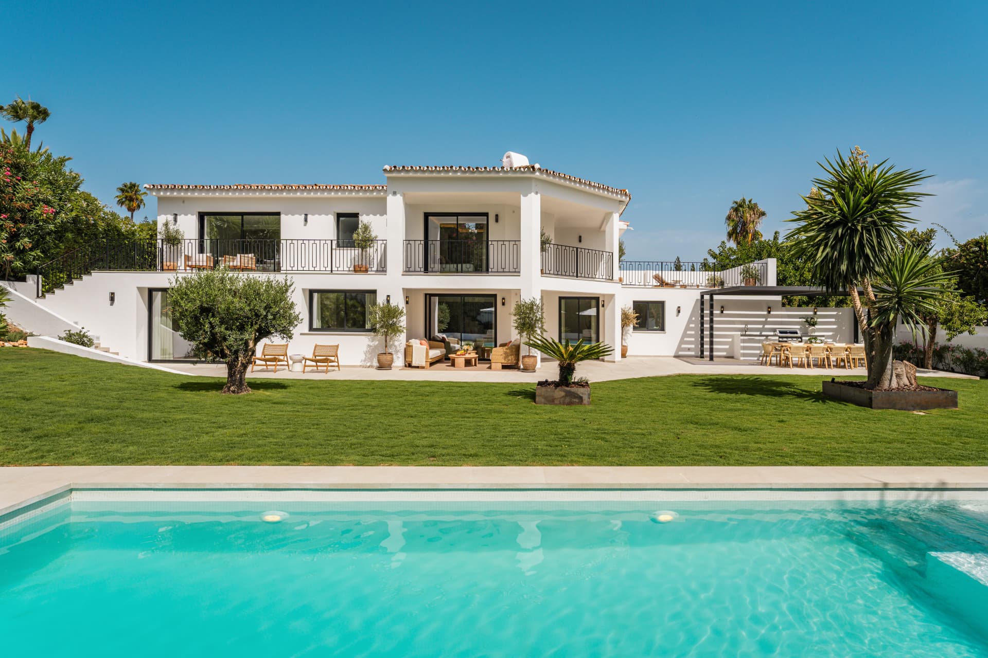 Luxe gerenoveerde villa met panoramisch uitzicht in Rocio de Nagüeles, Marbella Golden Mile — photo 1