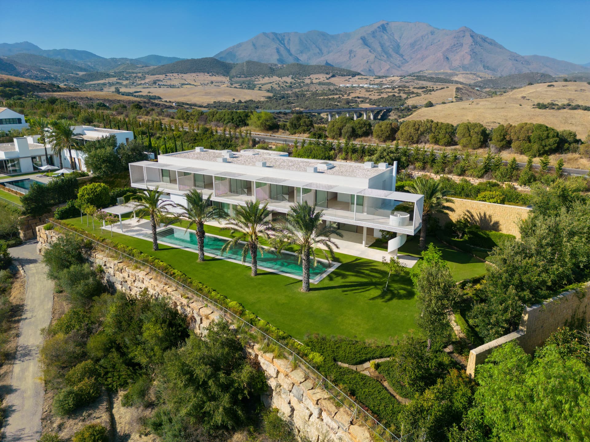 Villa de lujo ultra-moderna con vistas panorámicas en Finca Cortesin, Casares — photo 1