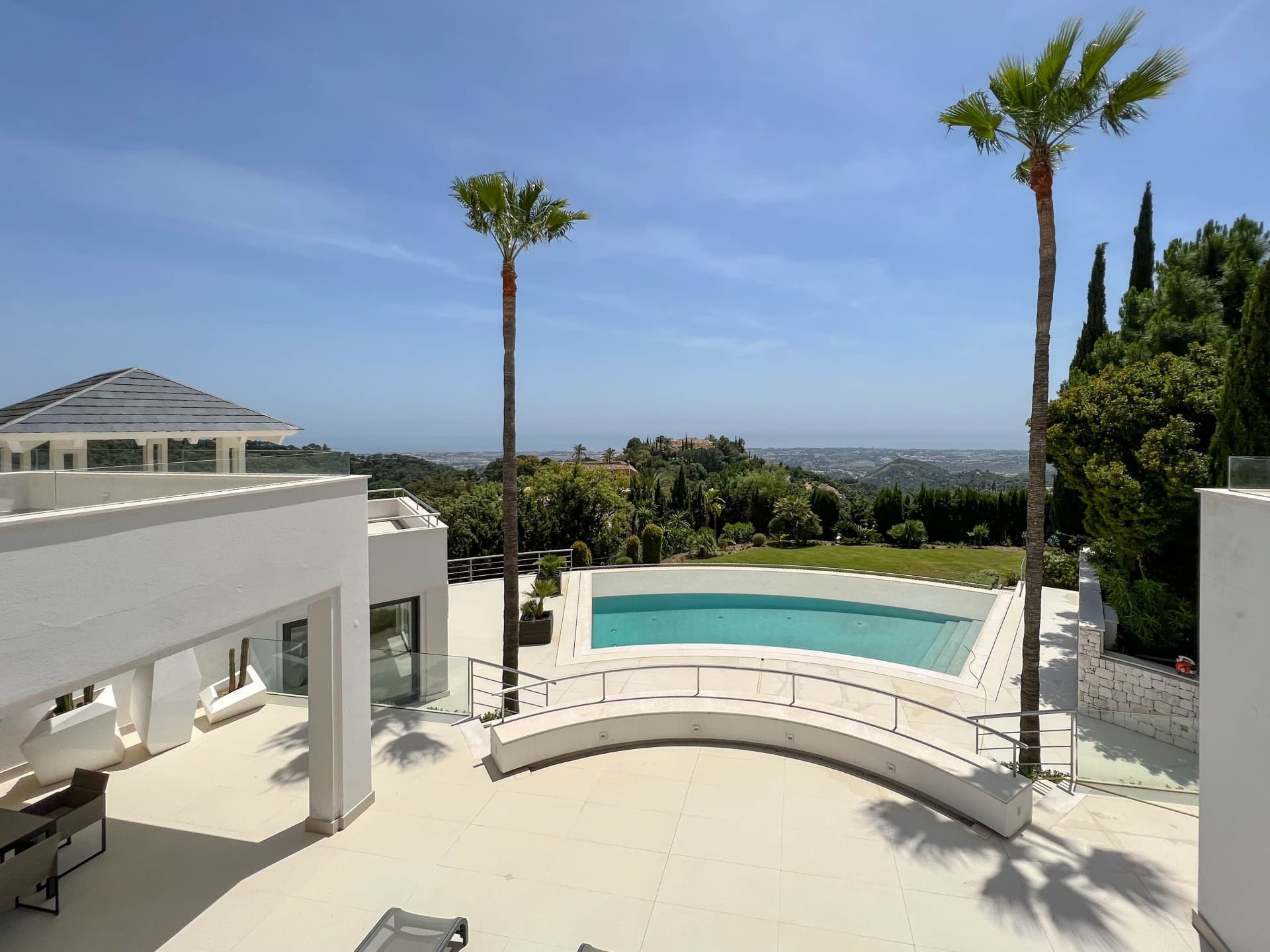 Fantastische moderne villa met adembenemend panoramisch zeezicht in La Zagaleta — photo 1