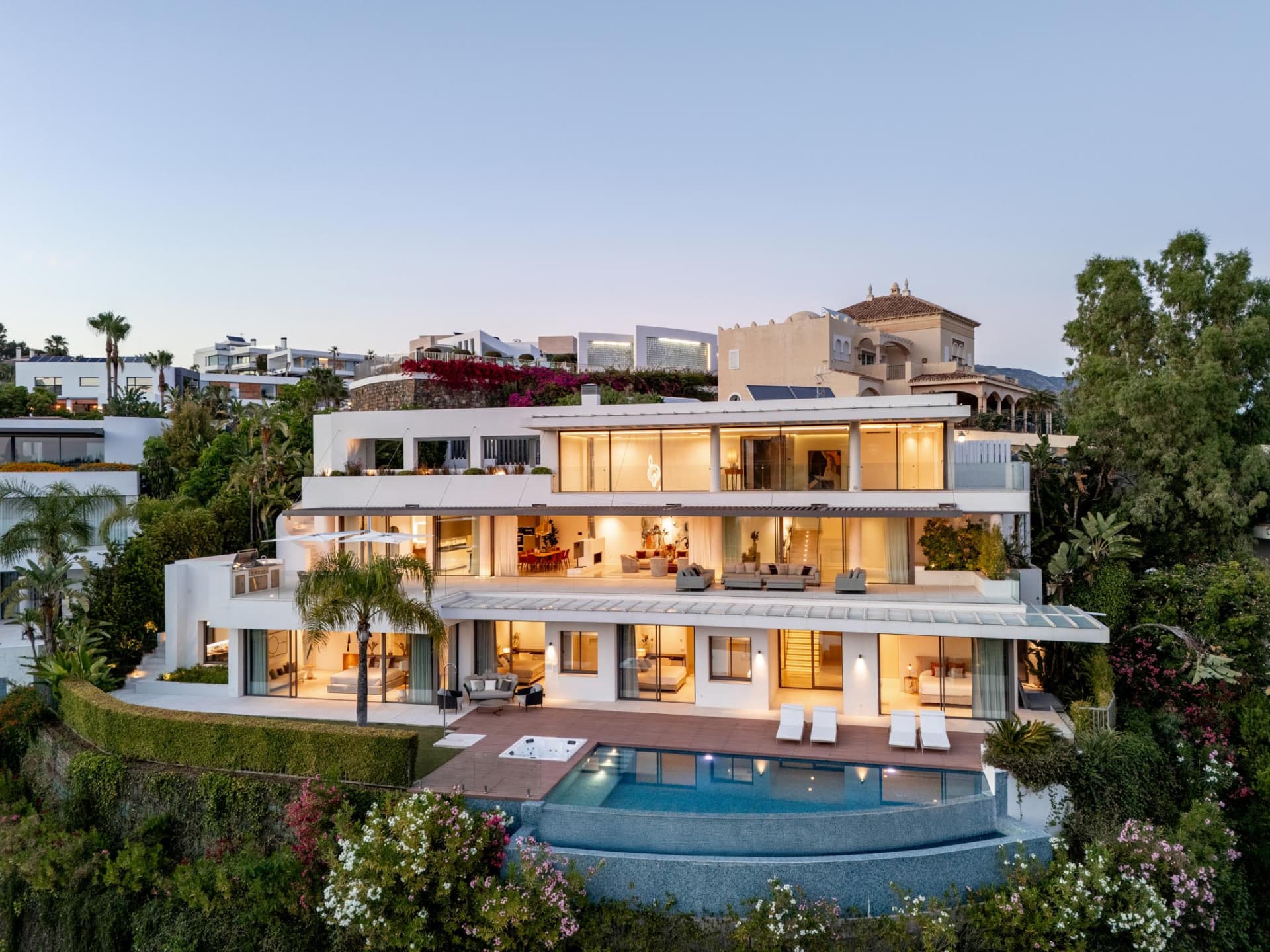 Hedendaagse luxe villa in La Quinta, Benahavis — photo 1