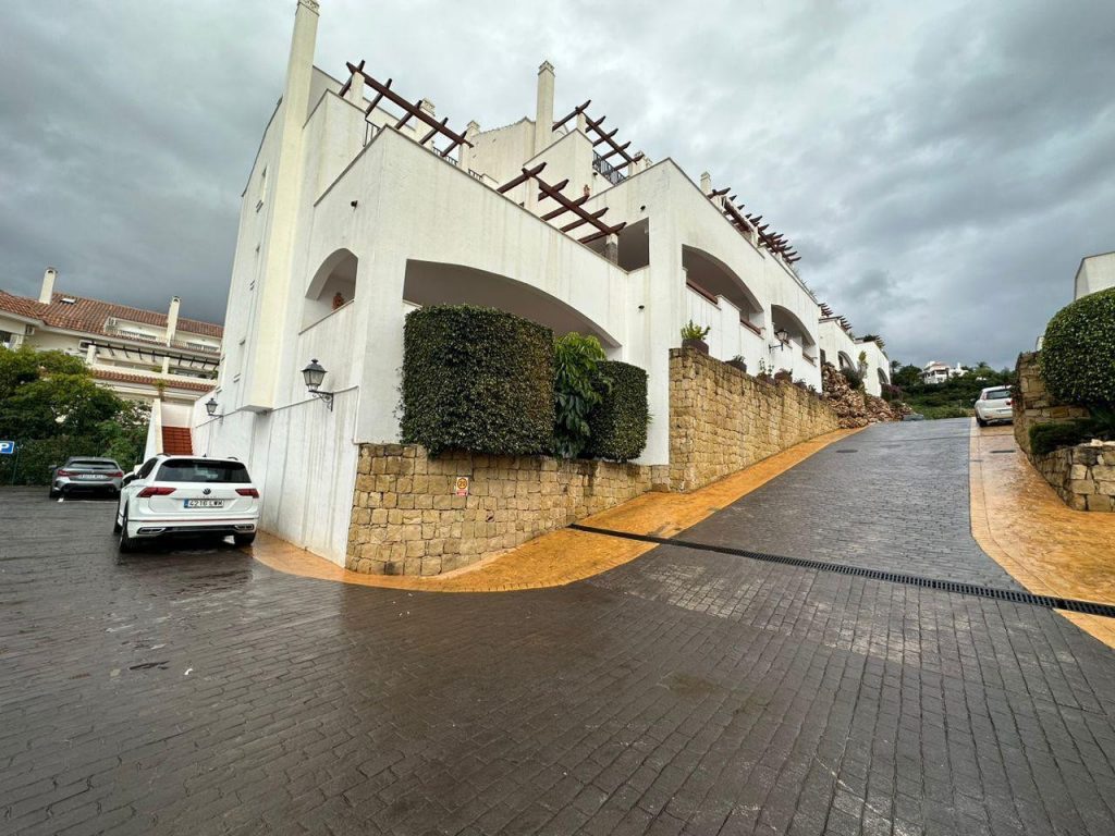 Apartment Aloha Royal, Nueva Andalucia - COSTA-00907P