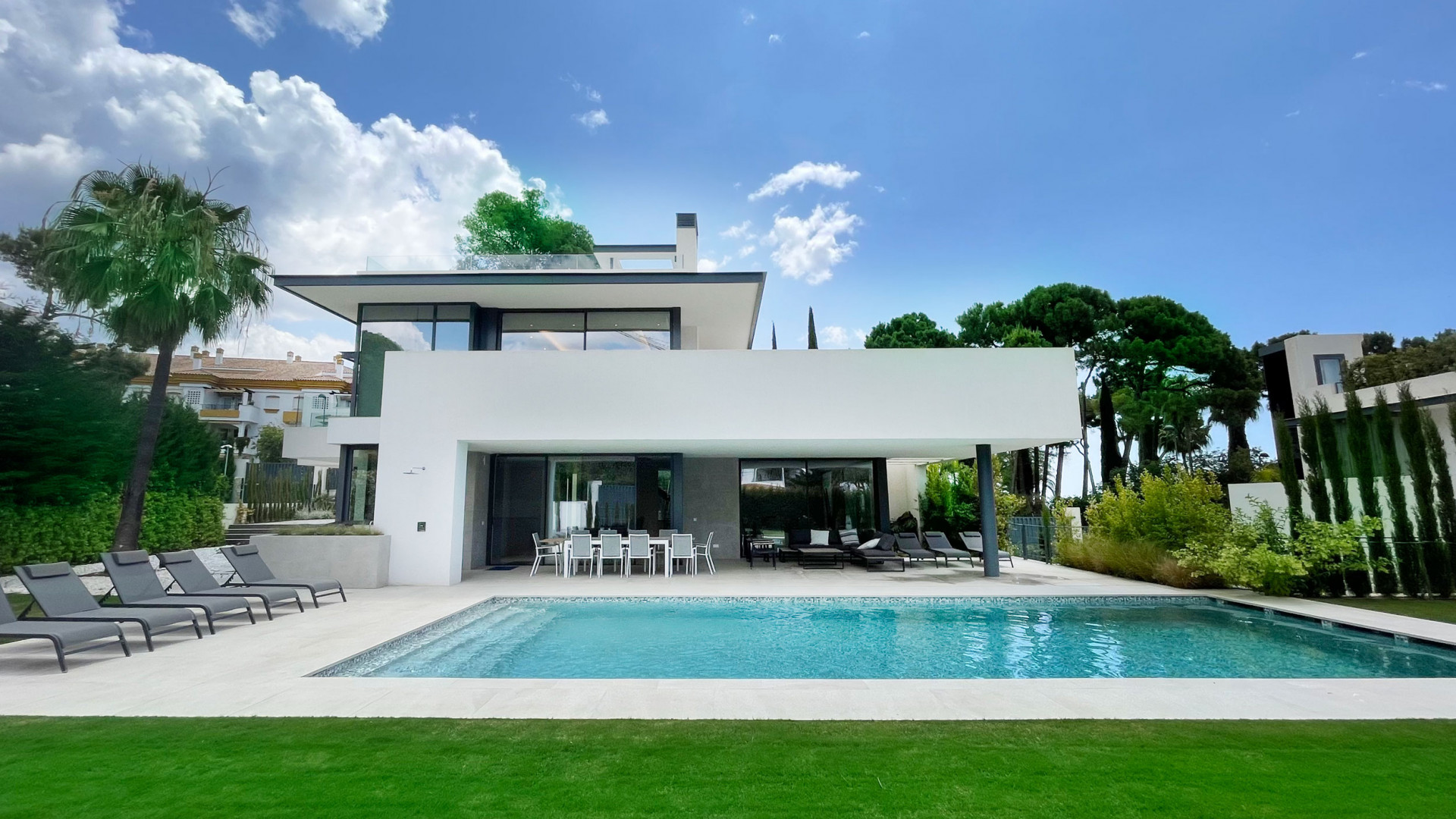 Villa La Carolina, Marbella Golden Mile - COSTA-00856P