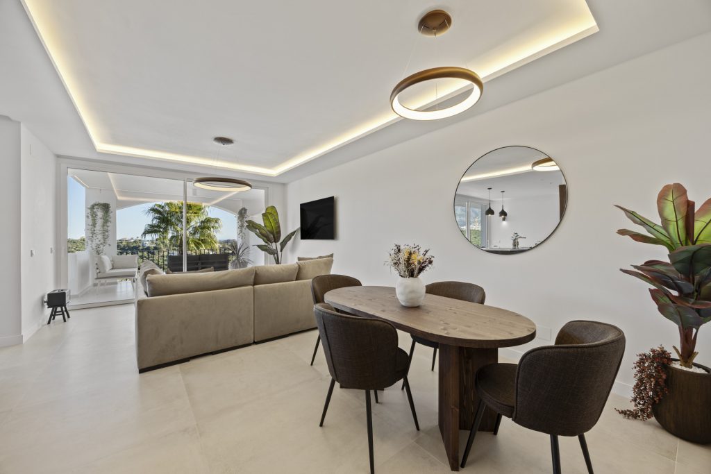 Apartment Altos de La Quinta, Benahavis - COSTA-01065P