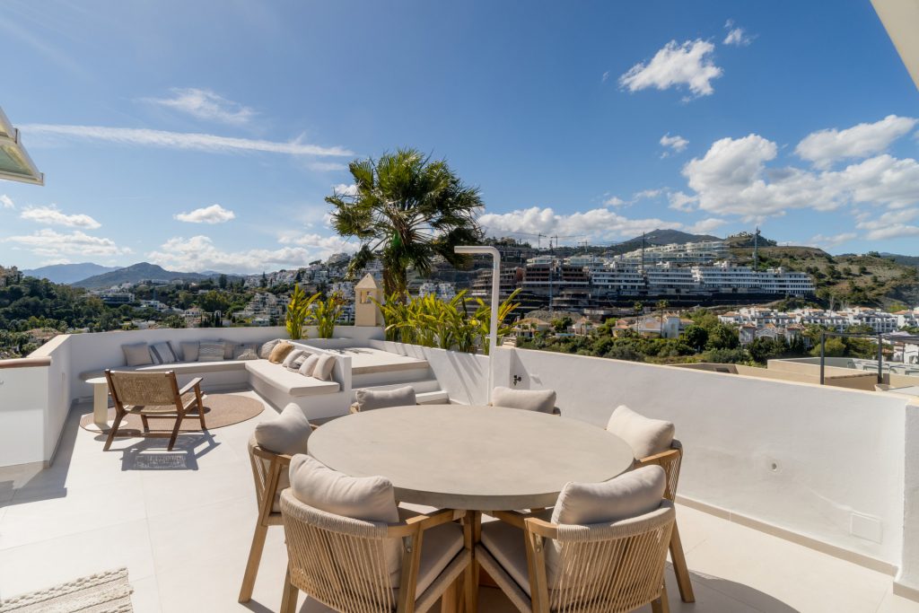 Duplex Penthouse La Quinta Hills, Benahavis - COSTA-01038P
