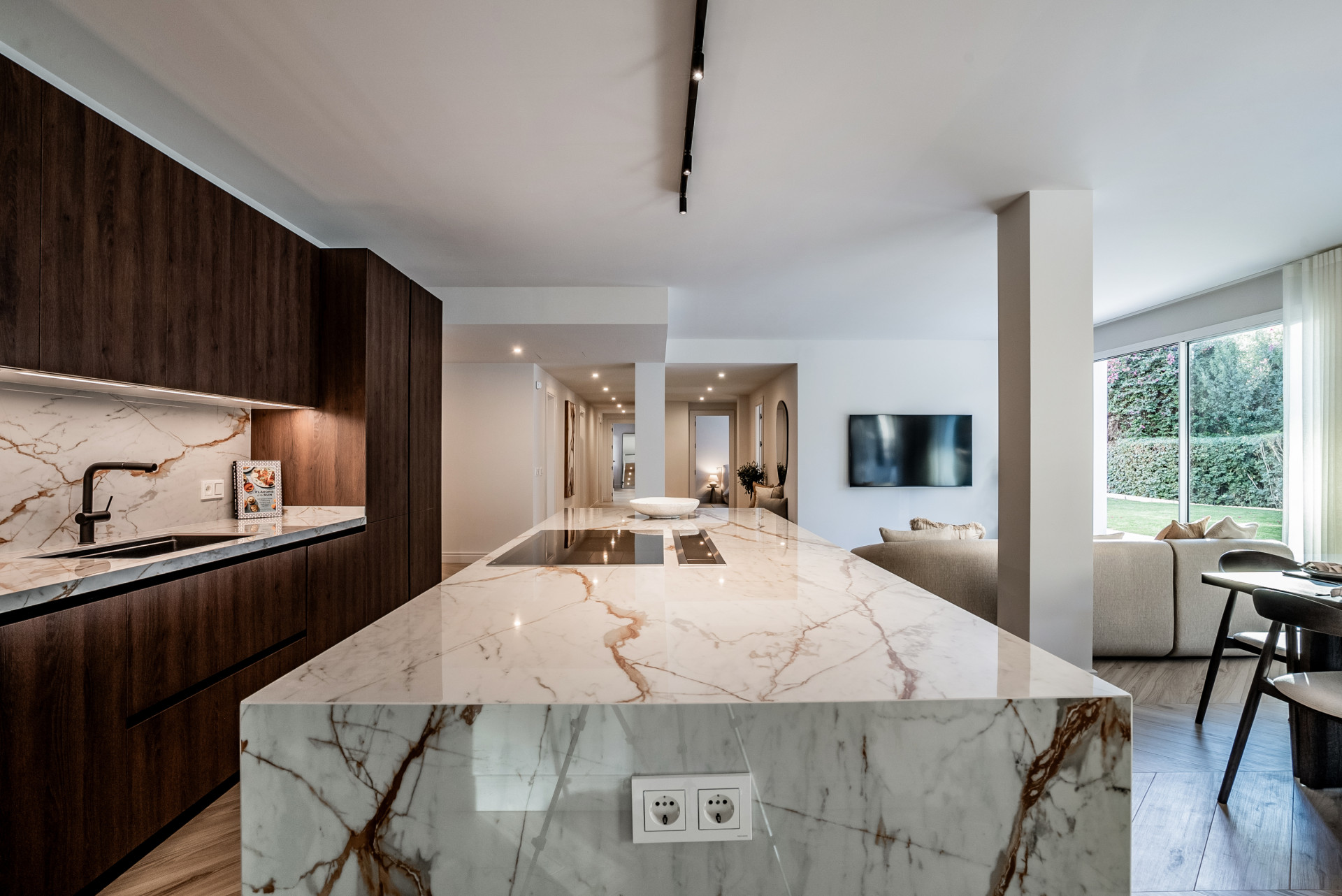 Ground Floor Apartment Kings Hills, Marbella Golden Mile - COSTA-00848P
