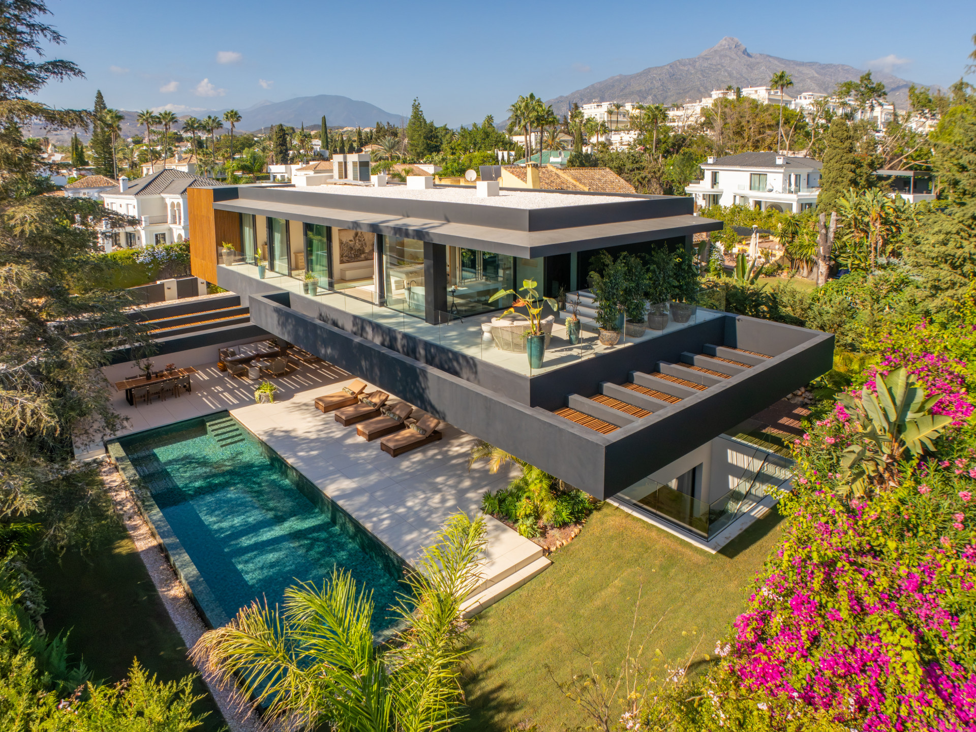 Villa Parcelas del Golf, Nueva Andalucia - COSTA-01256P