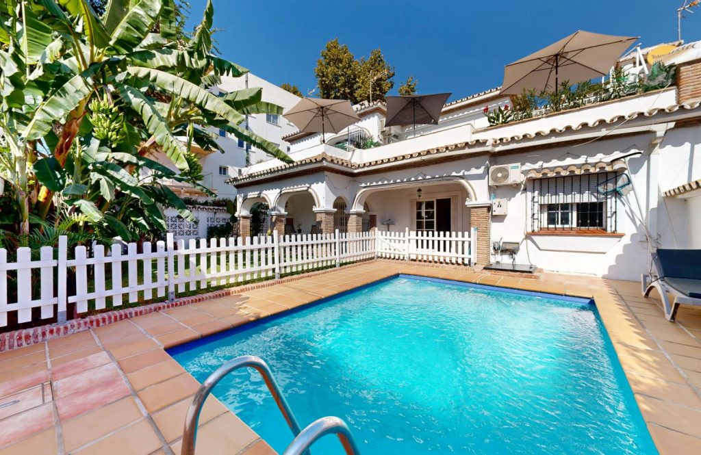 Semi Detached House Rio Verde Playa, Marbella Golden Mile - COSTA-01294P