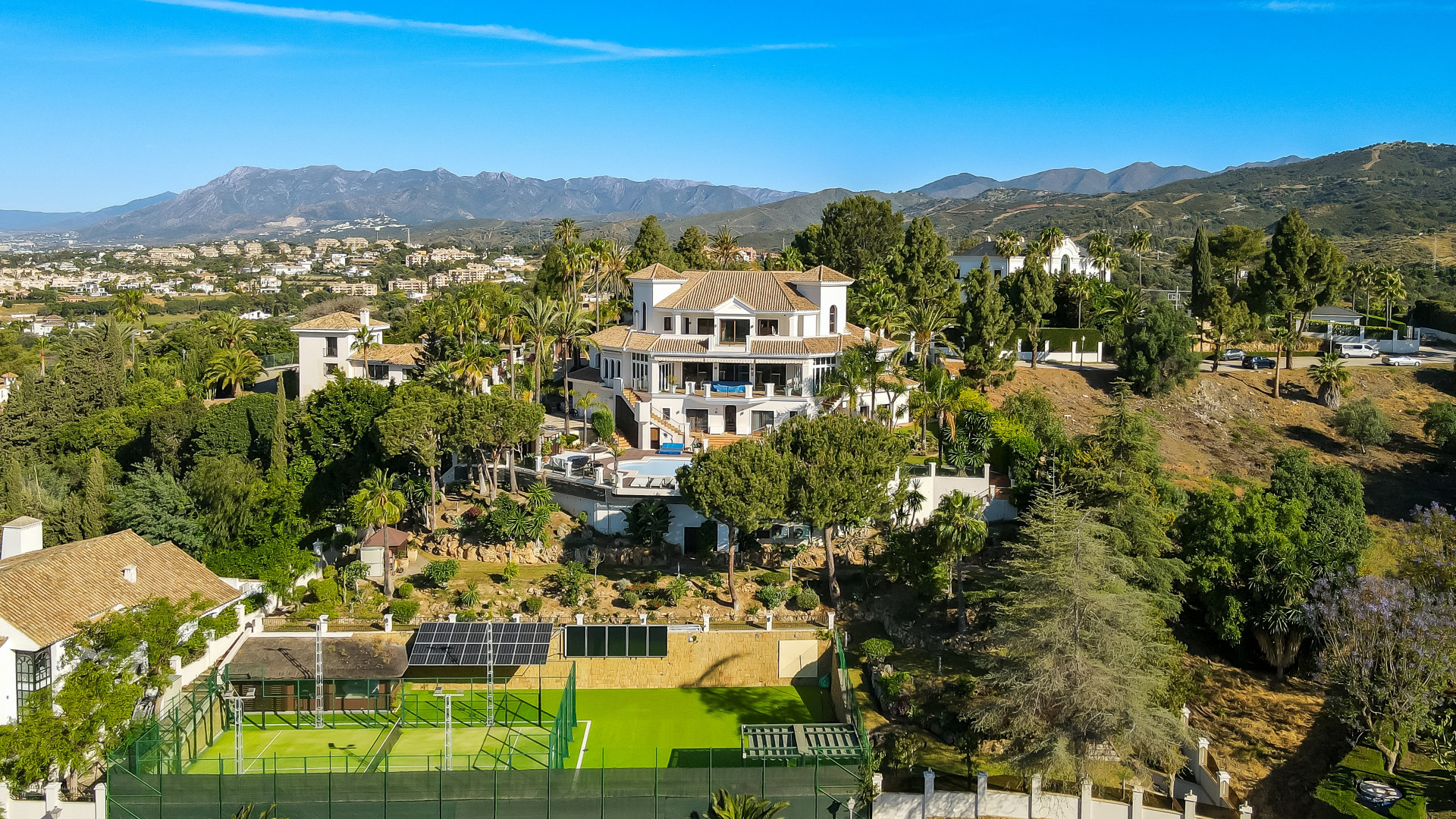 Villa Hacienda las Chapas, Marbella Este - COSTA-01099P