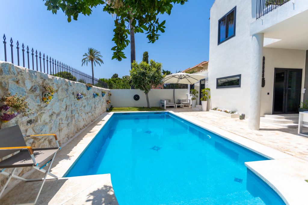 Villa Paraiso Barronal, Estepona East - COSTA-01455P