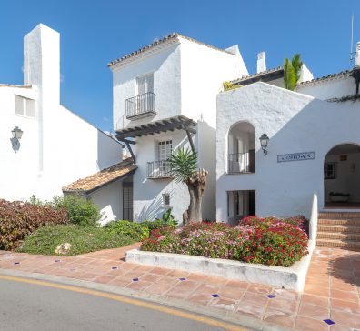 Apartment Puente Romano, Marbella Golden Mile - COSTA-00835P